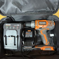 RIDGID 18V Cordless 1/2 in. Drill/Driver Kit with (1) 2.0 Ah Battery and Charger