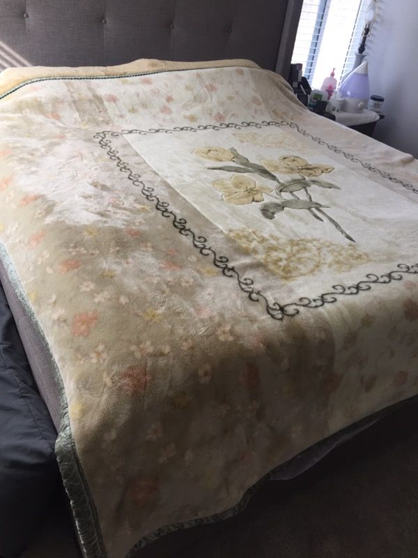 Koyo Japanese King size winter blanket with small 2