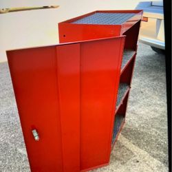 Craftsman toolbox side cabinet Have Keys.