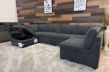 Thomasville Tisdale Modular Sectional with Ottoman