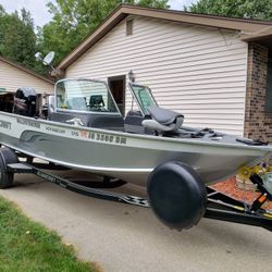 Alumacraft Boat 