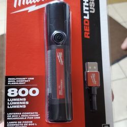 Milwaukee 800 Lumen Rechargeable Flashlight 