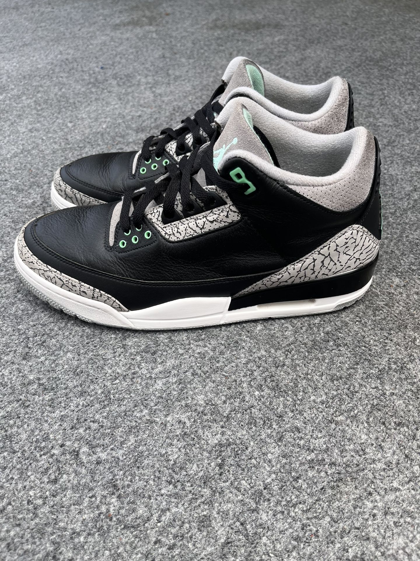 Air Jordan Retro 3 Green Glow Men’s Size 11