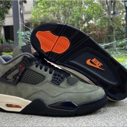 UNDEFEATED X JORDAN AJ 4 RETRO - DEEPGREEN/ CLEMENTINE Men’s Size 12.5