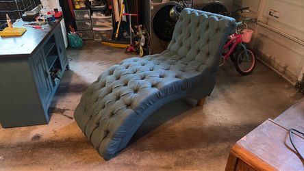 Chase Lounge Chair