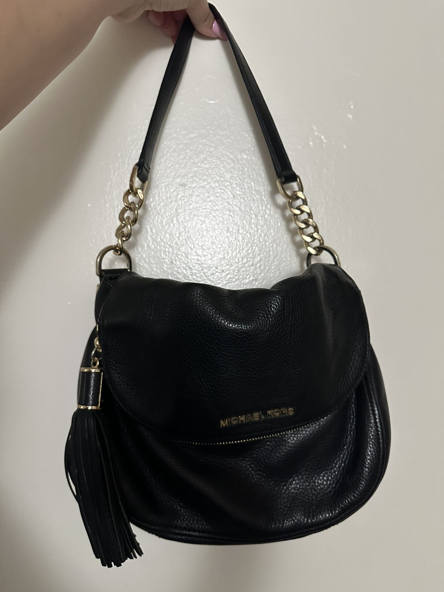 Beautiful 100% Authentic All Black Leather Michael Kors Purse 