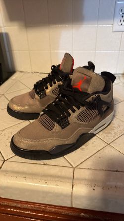 Jordan 4 taupe haze size 9.5