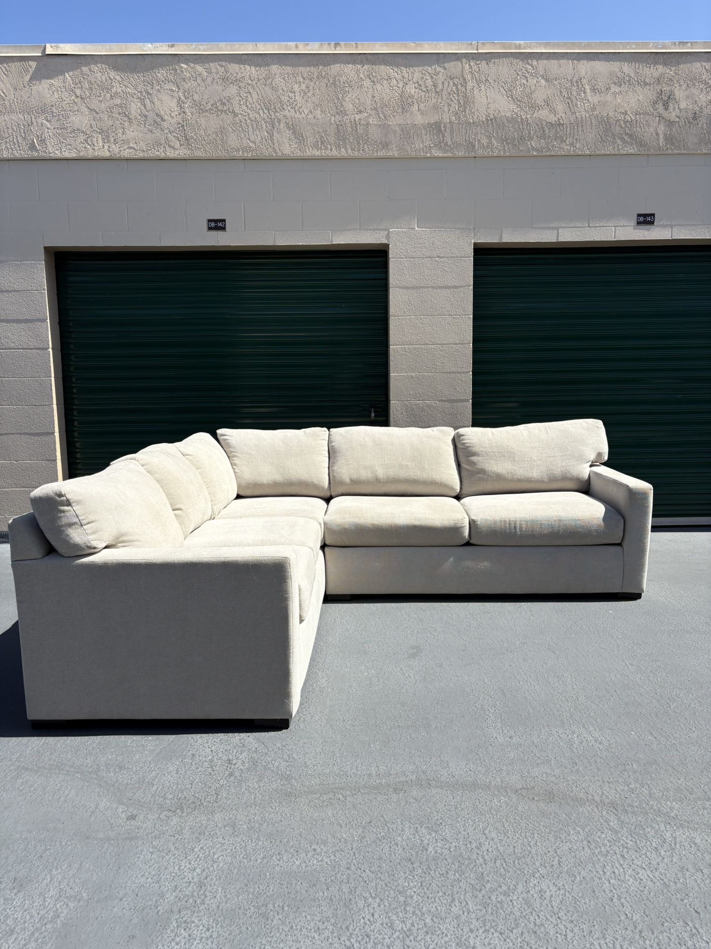 Beige Sectional Couch, Memory Foam 🛻 Delivery Available🛻