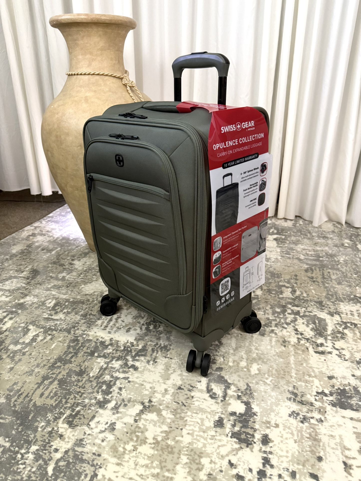 SWISSGEAR Checklite Softside Carry On Suitcase