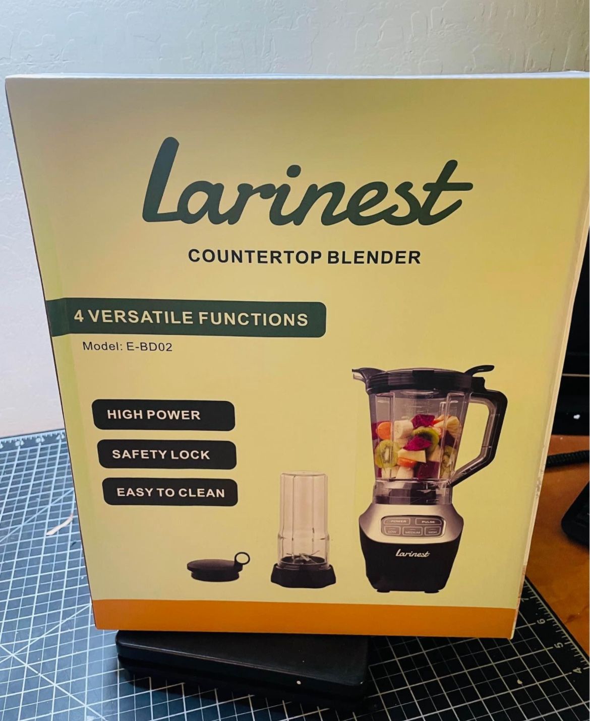 🥤 Larinest Blender for Smoothies & Ice 🥤 Pickup Location: Durango and 215 🌟 Description: Brand new Larinest Blender perfect for making smoo