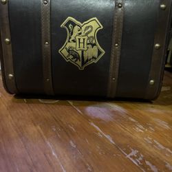 Wizarding World Of Harry Potter Large Leather Luggage 