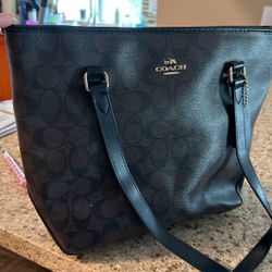 Coach Shoulder Bag