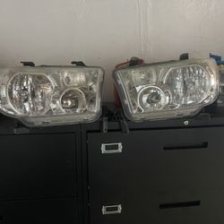 2007-2013 Toyota Tundra Right Front Headlights