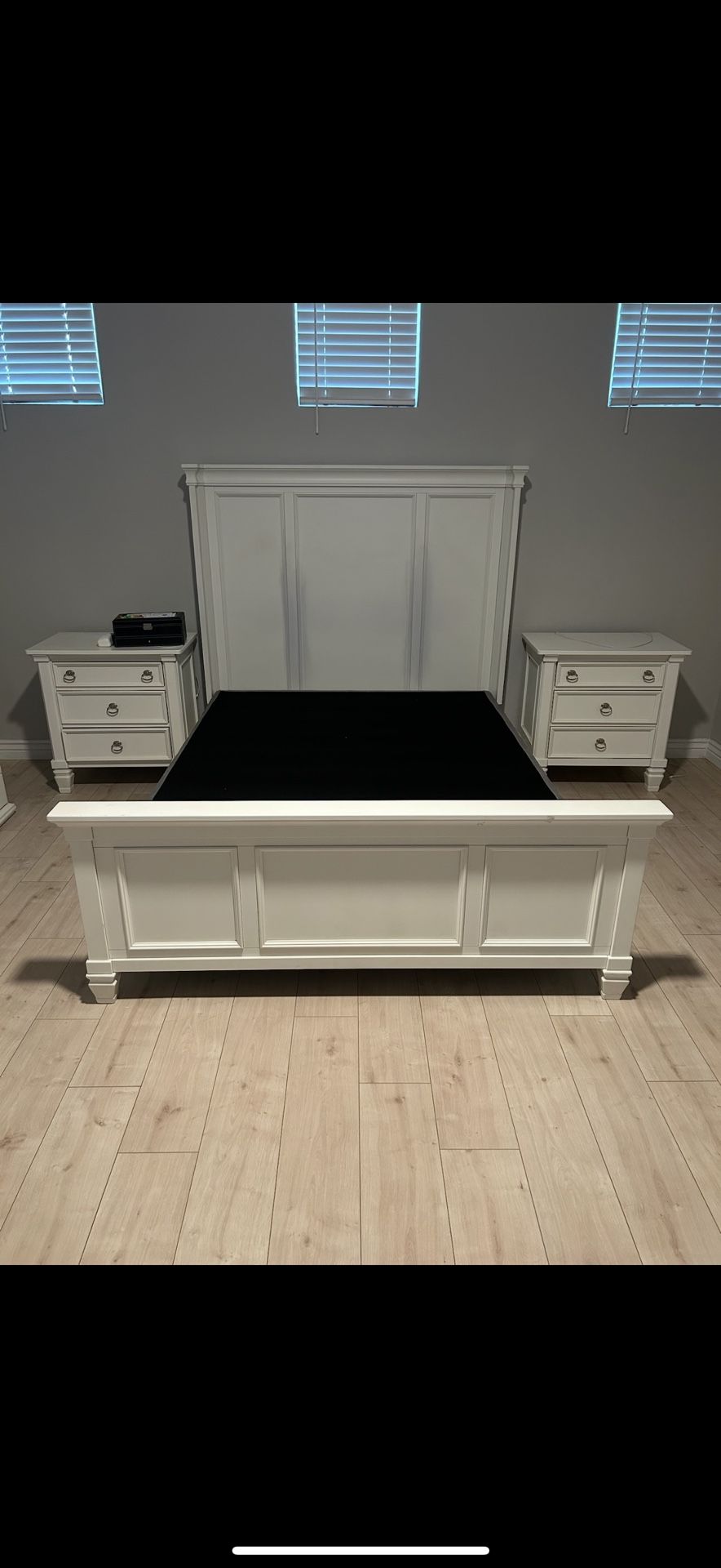 Ashley Furniture Queen Bedroom Set