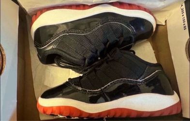 Air Jordan retro 11 low toddler 8c (Price is firm)