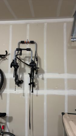 Bike carrier for hatchback