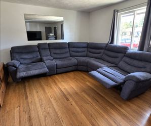 Large 5-Piece Reclining Sectional Couch