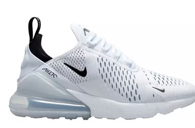 Nike.    sport.   shoe.        7. 5