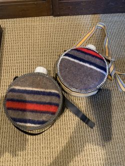 Vintage canteen (set of 2)