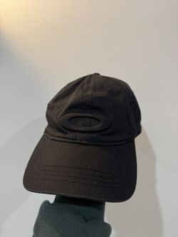 Oakley SnapBack Black Hat Vintage  Adjustable Oakley. Black on black.