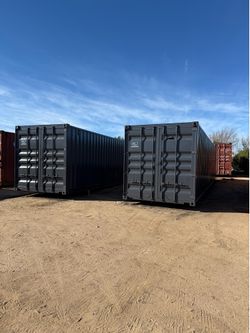 Storage shipping containers, local yard located In Hesperia