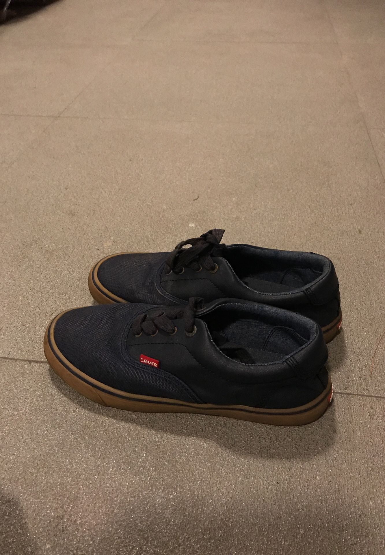 Levi’s shoes size 6 1/2