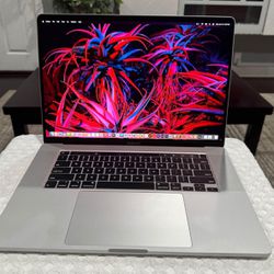 Apple MacBook Pro 16” Touchbar / Fully Loaded
