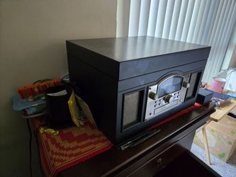 Black Crosley Record Player