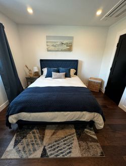 Queen bed & mattress.