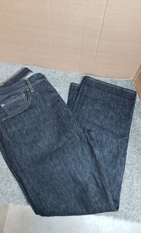 (New) Levi - 501 Jeans (Dark Blue or Black)