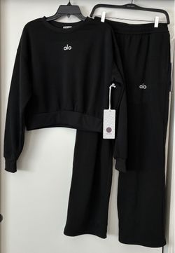 New Luxury alo 2 piece black  sweatsuit Size L