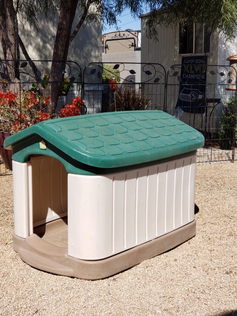 Pet Zone Dog House