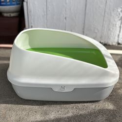 Cat Litter Box With Absorbing Pads