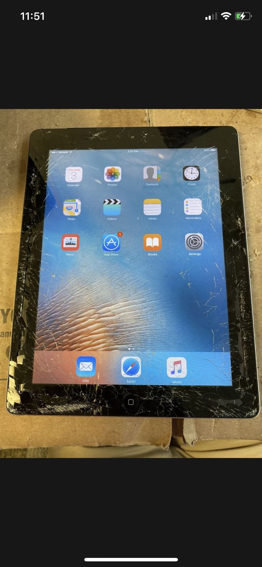 Verizon Apple iPad 2 A1397 16GB 9.7" Wi-Fi + 3G (MC755LL/A) - Black & Silver