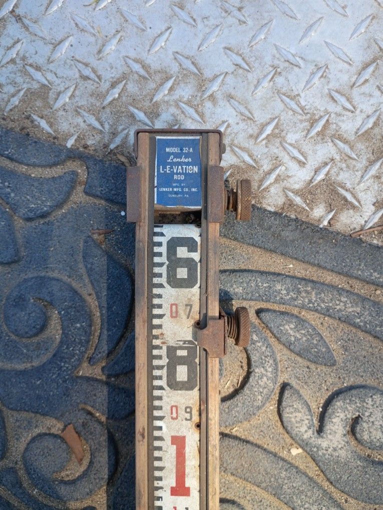 Model 32A Le Vision Grade Stick Grade Rod