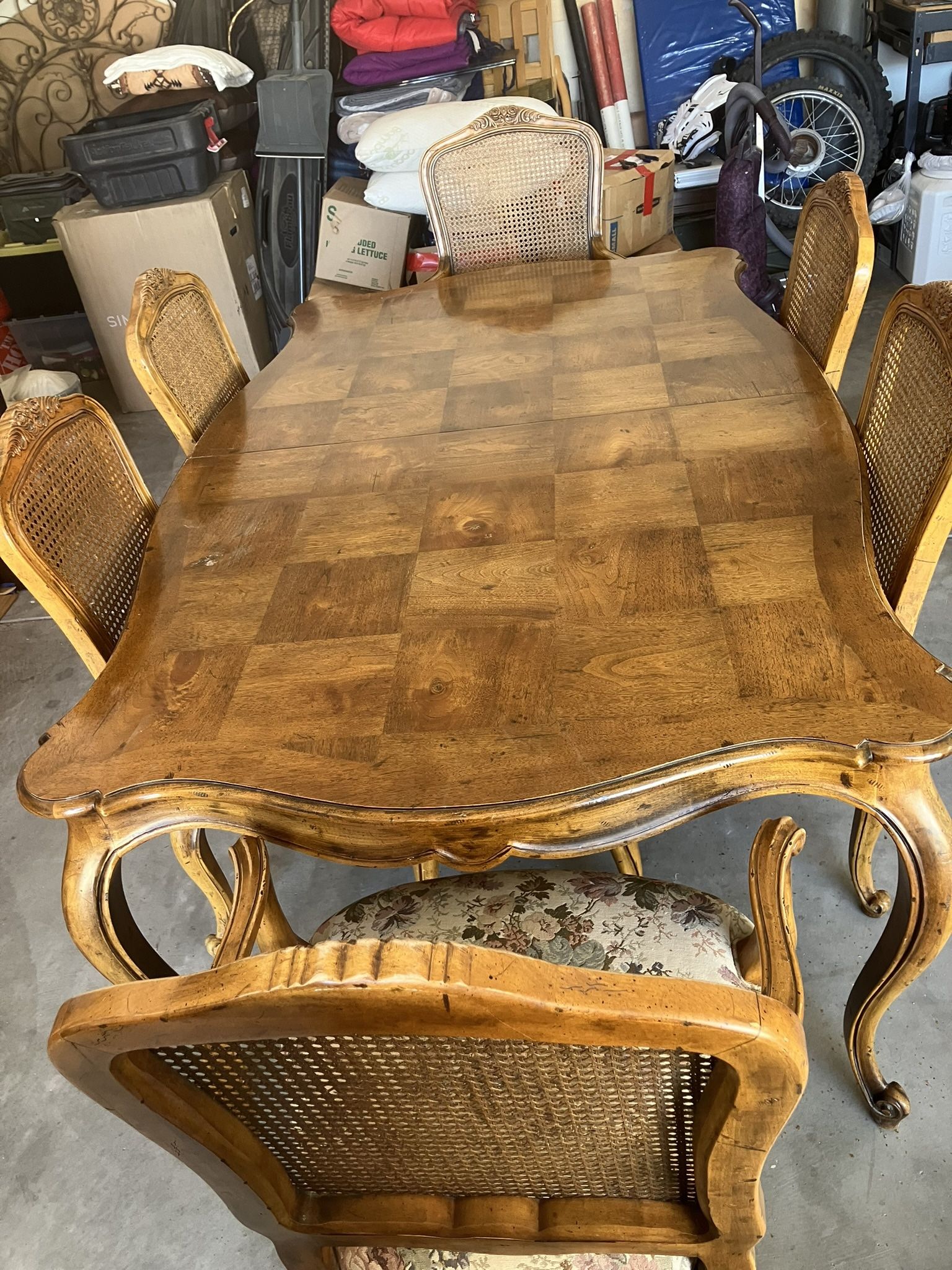 Table fits 6