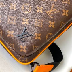 Louis Vuitton Men Bag 