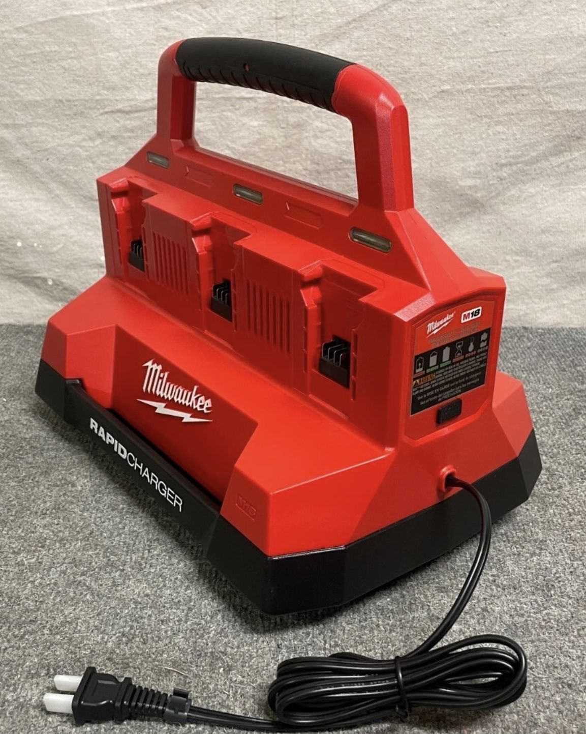 Milwaukee M18 PACKOUT 6-Port Rapid Charger. Brand NEW. NUEVO.