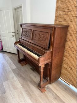 Kurtzmann  piano. 1918
