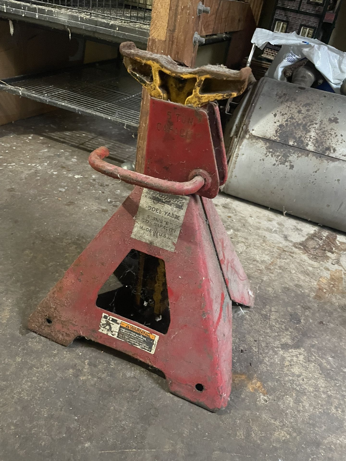 One 5 Ton Snap On Jack Stand