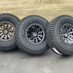 NEW 35” Set of 5 Jeep Wheels 5x127 Lock Off-Road Rims 392 Gladiator JL Goodyear A/T Tires Wrangler Sahara Rubicon