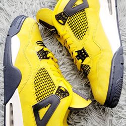 Size 11.5 Air Jordan 4 Lightning Retro Yellow Sneakers 2021 CT8527-700.
