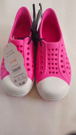 N. Peoria brand new girls shoes 11 12 easy on off water friendly description has pickup location options