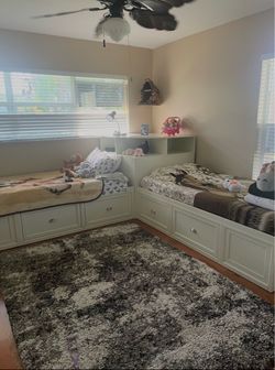 L-Shaped Twin Bed Set