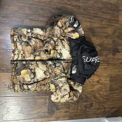 North face Supreme Puffer “leaves” 
