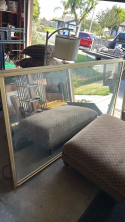 Closet sliding mirror doors