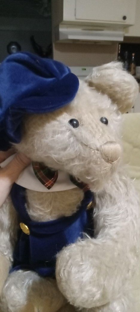Happy Holidays,  Artist Teddy Bear 2000
