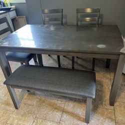 Dinning Table With Chairs 