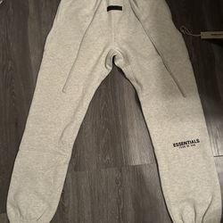 ESSENTIALS•SWEATPANTS