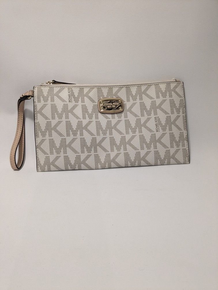 Michael kors Wristlet